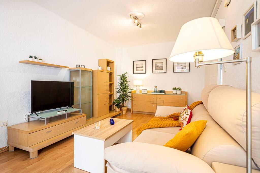 Apartamento Precioso Piso Moderno: Terraza, A/c, Netflix, Wifi Valência